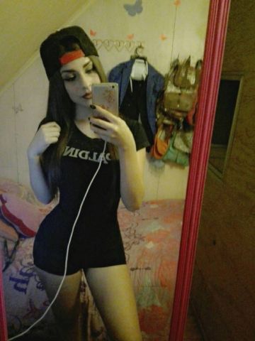 Юна